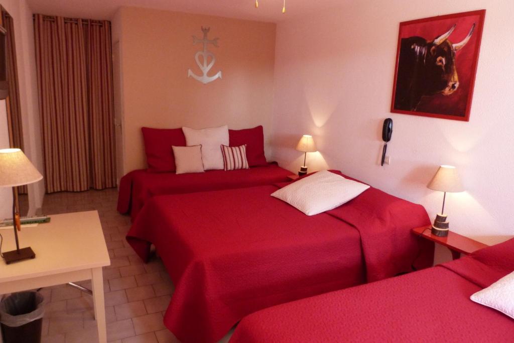 Hotel Lou Garbin Saint-Laurent-dʼAigouze Pokój zdjęcie