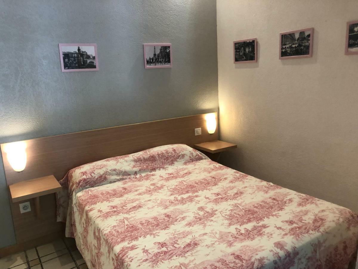 Hotel Lou Garbin Saint-Laurent-dʼAigouze Zewnętrze zdjęcie