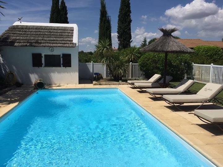 Hotel Lou Garbin Saint-Laurent-dʼAigouze Zewnętrze zdjęcie